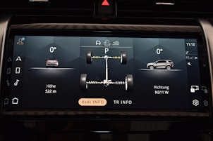 Vehicle image LAND ROVER Discovery Sport 2.0 TD4 165 R-Dynamic S