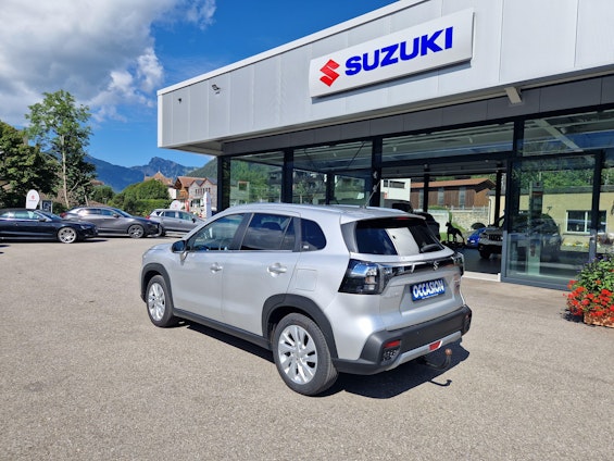 Vehicle image 6