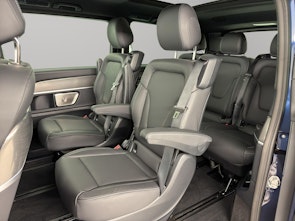 Vehicle image MERCEDES-BENZ V 300 d Swiss Ed. lang 4matic Van