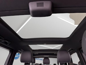 Vehicle image MERCEDES-BENZ V 300 d Swiss Ed. lang 4matic Van