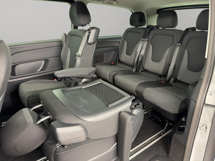 Vehicle image MERCEDES-BENZ V 250