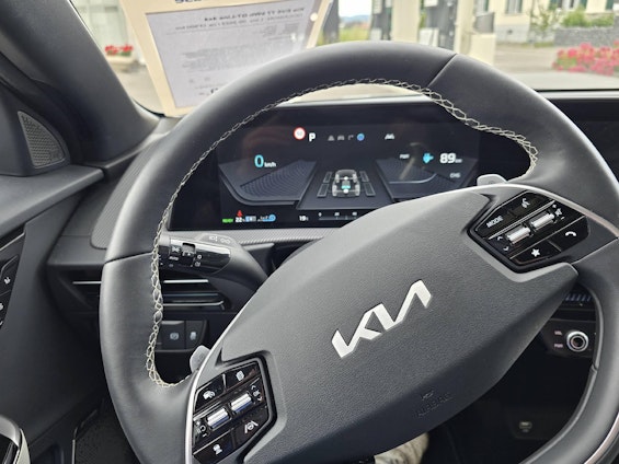 Vehicle image 12 Vehicle image 12