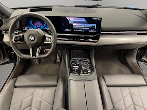Vehicle image BMW 520d xDrive Touring