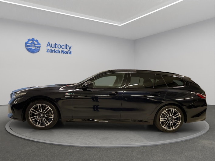 Vehicle image BMW 5 SERIES