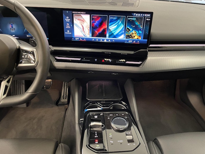 Vehicle image BMW 5 SERIES