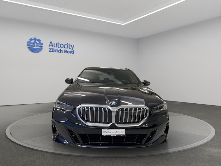 Vehicle image BMW 5 SERIES