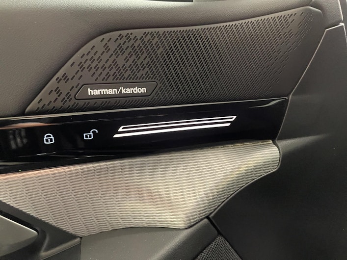 Vehicle image BMW 5 SERIES