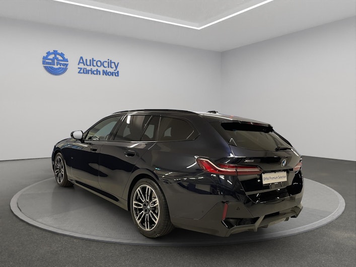 Vehicle image BMW 5 SERIES