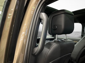 Vehicle image LAND ROVER Defender 110 3.0 D I6 300 X-Dynamic HSE