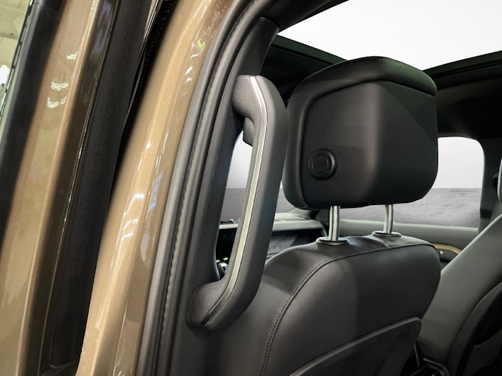 Vehicle image LAND ROVER DEFENDER