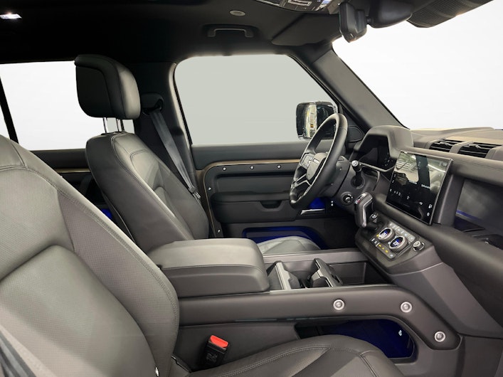 Vehicle image LAND ROVER DEFENDER