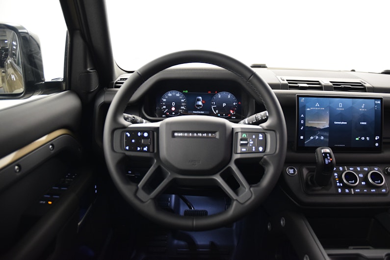 Vehicle image LAND ROVER DEFENDER