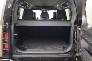 Vehicle image LAND ROVER Defender 110 3.0 D I6 300 X-Dynamic HSE