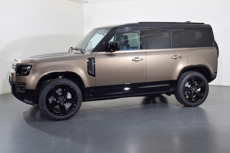 Vehicle image LAND ROVER DEFENDER