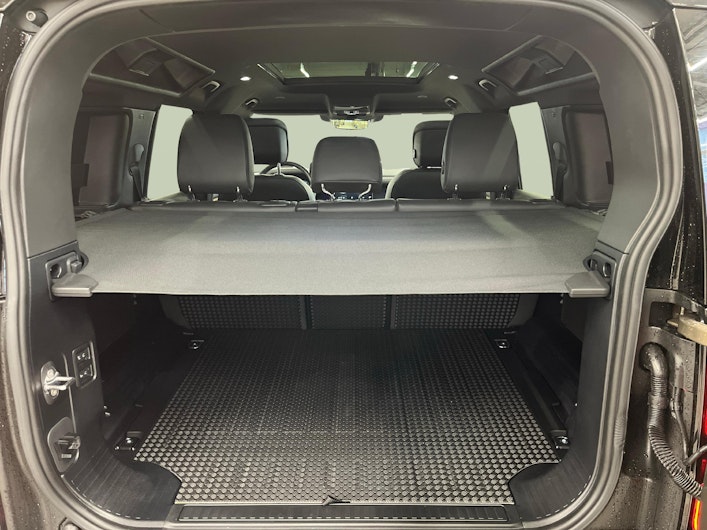 Vehicle image LAND ROVER DEFENDER