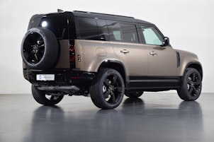 Vehicle image LAND ROVER Defender 110 3.0 D I6 300 X-Dynamic HSE