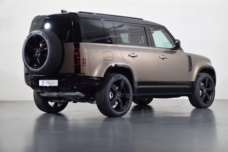 Vehicle image LAND ROVER DEFENDER