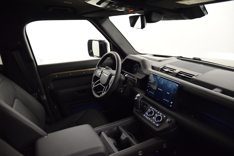 Vehicle image LAND ROVER DEFENDER