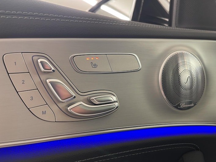 Vehicle image MERCEDES-BENZ E 220