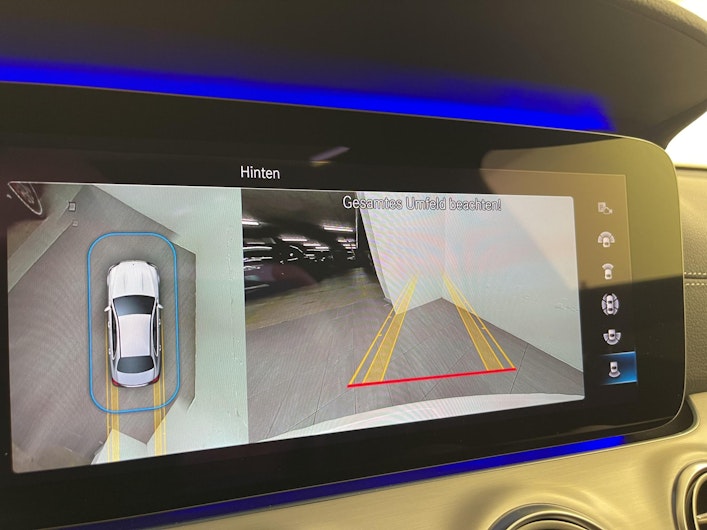 Vehicle image MERCEDES-BENZ E 220