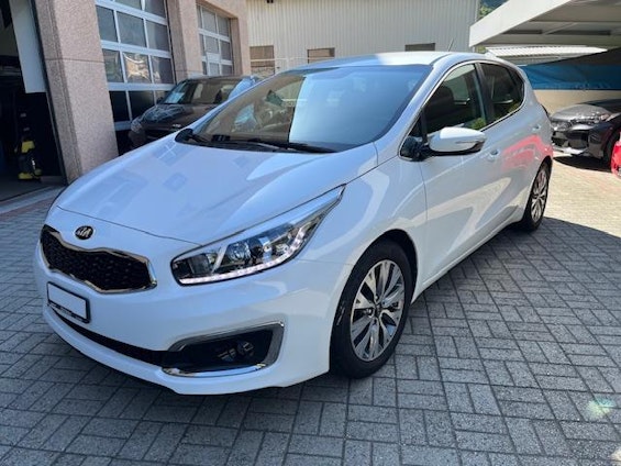 First vehicle image