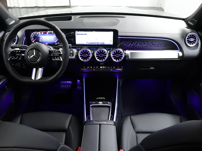 Fahrzeugbild MERCEDES-BENZ GLB 220