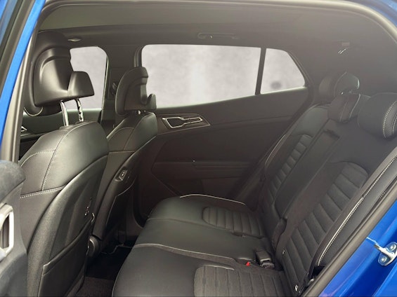 Vehicle image 7 Vehicle image 7