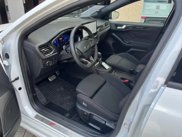 Ford Focus Station Wagon 1.0i EcoB Hybrid 155 ST-Line