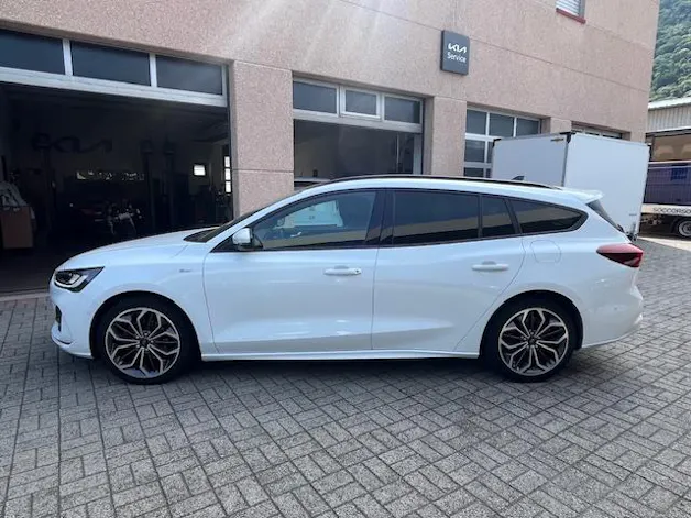 Ford Focus Station Wagon 1.0i EcoB Hybrid 155 ST-Line
