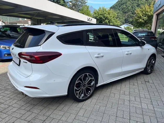 Ford Focus Station Wagon 1.0i EcoB Hybrid 155 ST-Line