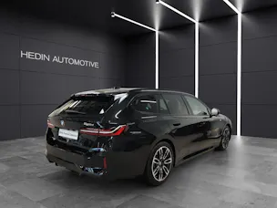 BMW 520d xDrive Touring/Attraktiven Leasingzinssatz ab 1,9 % bei Abschluss einer BMW Fahrzeugversicherung.