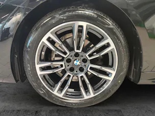 BMW 520d xDrive Touring/Attraktiven Leasingzinssatz ab 1,9 % bei Abschluss einer BMW Fahrzeugversicherung.