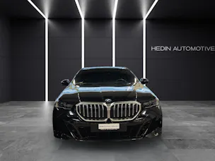 BMW 520d xDrive Touring/Attraktiven Leasingzinssatz ab 1,9 % bei Abschluss einer BMW Fahrzeugversicherung.