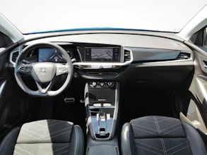 https://vehicle.imgix.net/3914602/8b4b3bbd-29a4-4d3a-a2c1-b26d467367e0.jpg