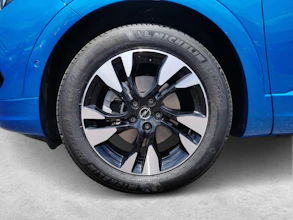 https://vehicle.imgix.net/3914602/b87bb942-de38-4b6f-95e2-74aaa9ae3cc5.jpg