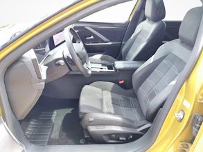 https://vehicle.imgix.net/3914640/162714fa-bdbd-4245-951f-7cad85fbe83c.jpg