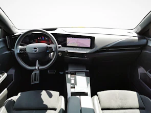 Fahrzeugbild OPEL Astra 1.6 T PHEV 180 Swiss Premium