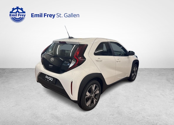 Vehicle image 4 Vehicle image 4