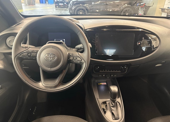 Vehicle image 8 Vehicle image 8