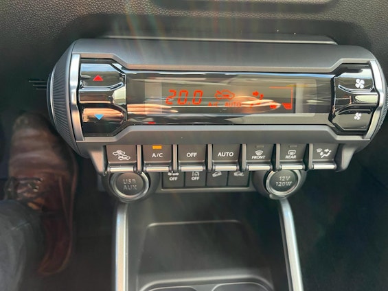 Vehicle image 8 Vehicle image 8