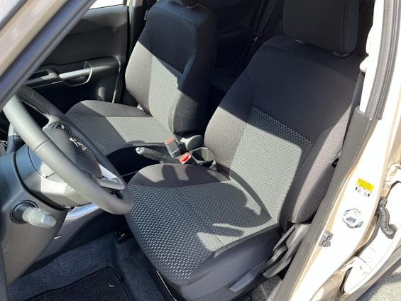 Vehicle image 6 Vehicle image 6