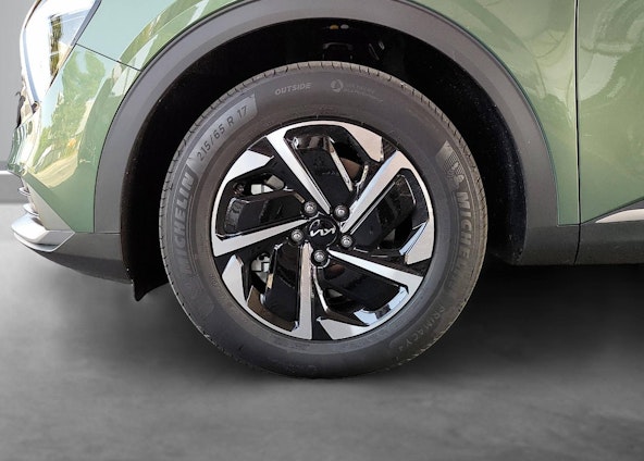 Vehicle image 12 Vehicle image 12