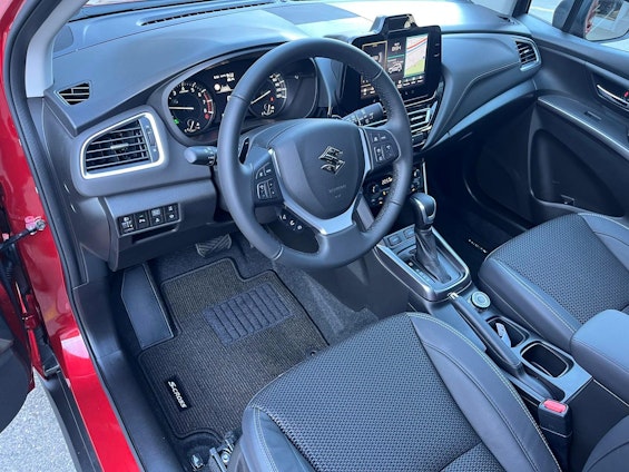 Vehicle image 8