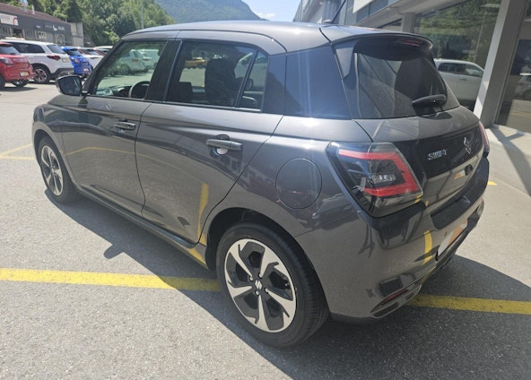 Vehicle image 4 Vehicle image 4