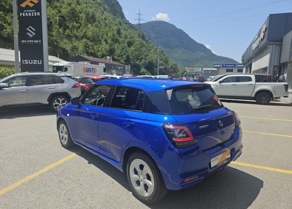 Vehicle image 4 Vehicle image 4