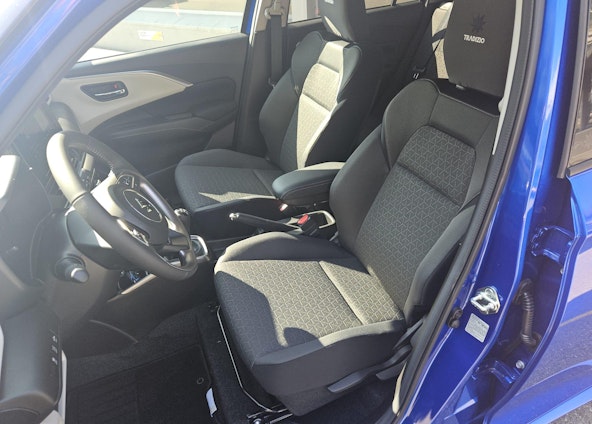 Vehicle image 6 Vehicle image 6