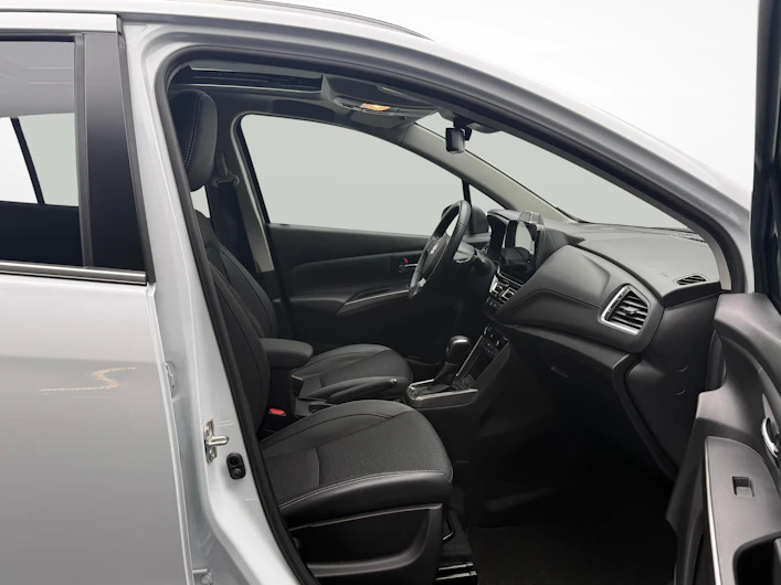 Fahrzeugbild SUZUKI S-CROSS