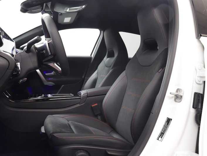 Vehicle image MERCEDES-BENZ A 180