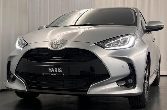 TOYOTA Yaris 1.5 VVT-i HSD Trend 0 TOYOTA Yaris 1.5 VVT-i HSD Trend 0