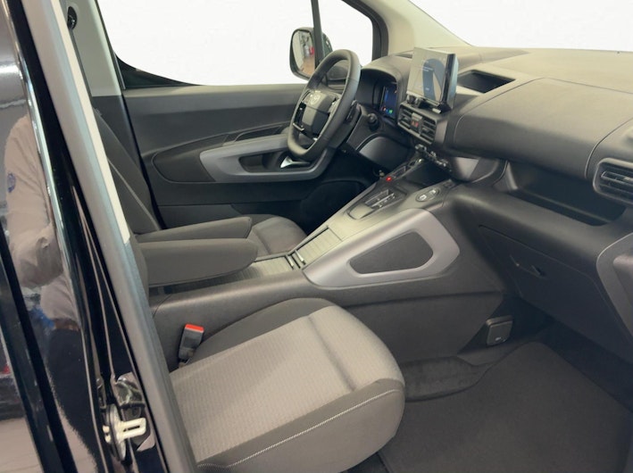 Vehicle image TOYOTA PROACE CITY VERSO